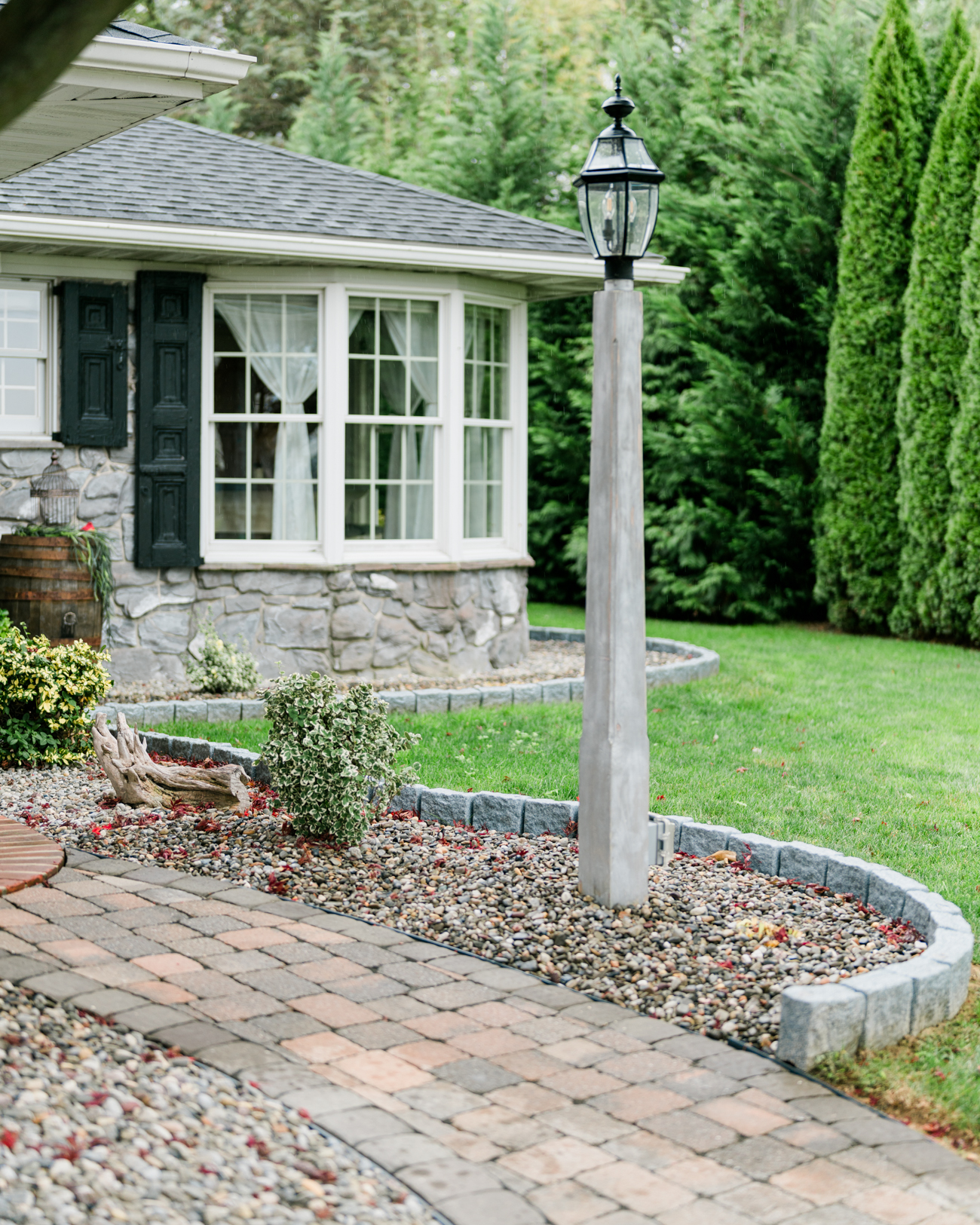 Shape Your Front Yard with Stylish Garden Edging - Give Your Entrance a Makeover